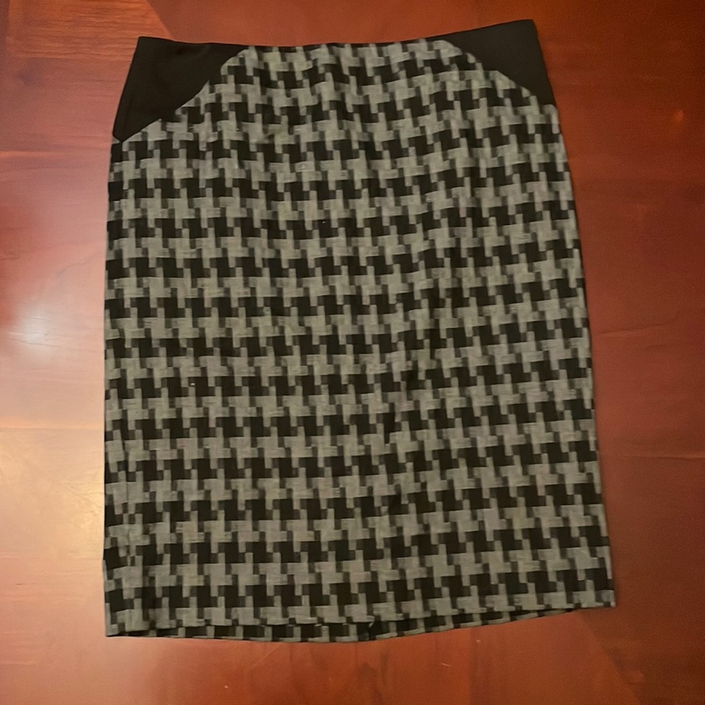 Pencil skirt size 2 black and grey